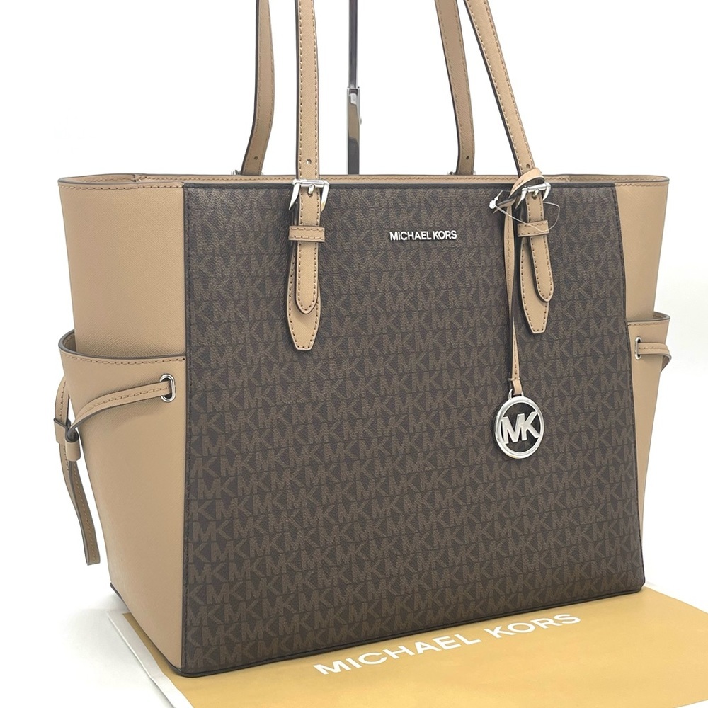 Michael Kors Large Gilly Travel Tote Bag - Picture 3 of 9